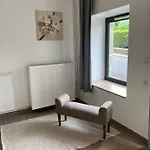 De